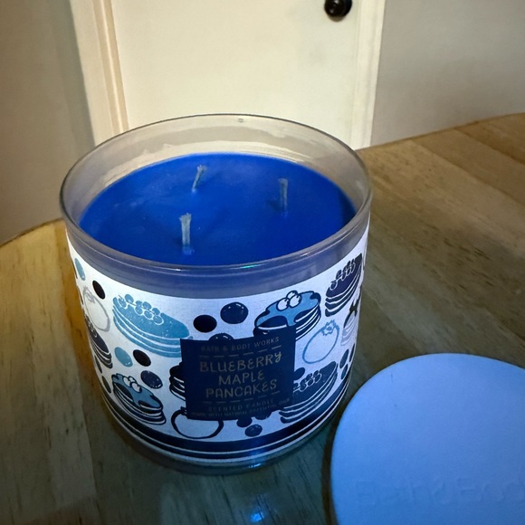 Blueberry Maple Pancakes Scented 3 wick Candle - Picture 2 of 2